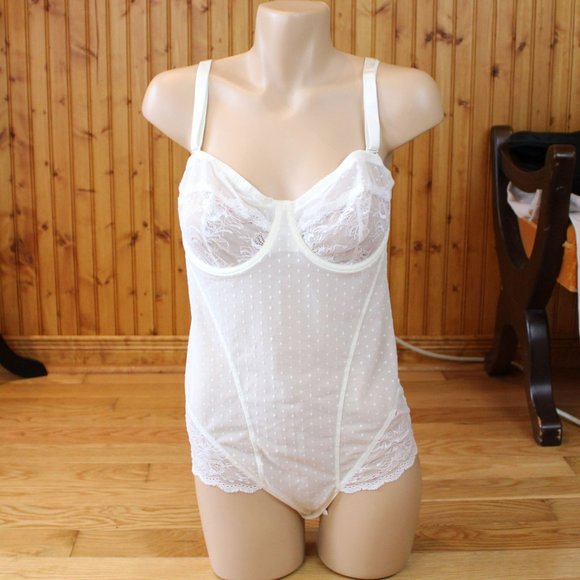 Marks & Spencer White Bodysuit 34C Sequins Polka Dots and Lace Teddy Bridal T61 - Picture 2 of 10